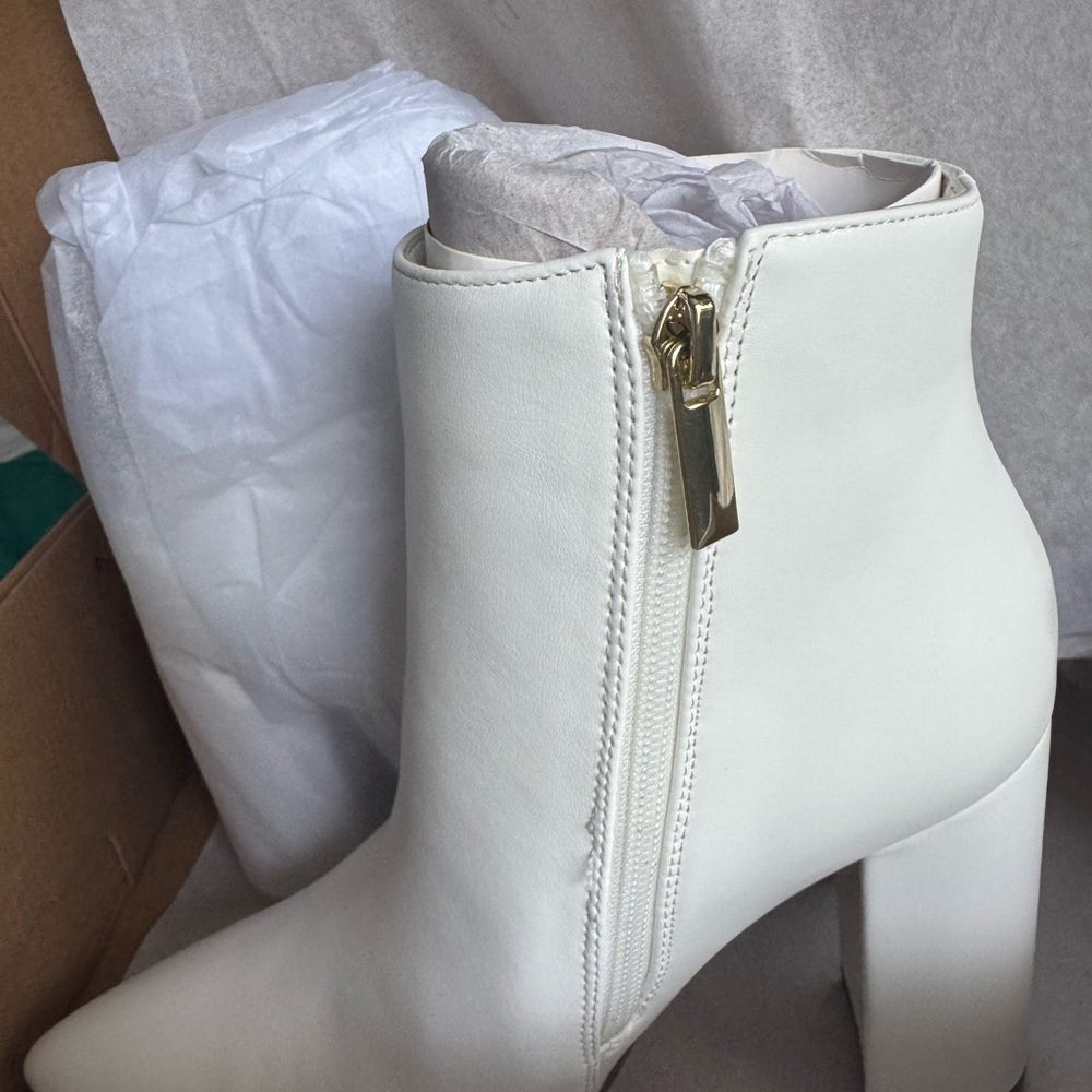 JustFab White Heeled Boots Sleek Minimalist Design - Picture 2 of 2